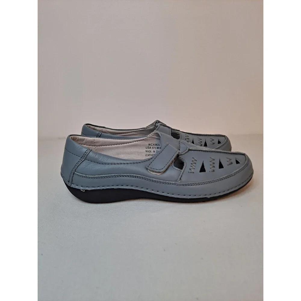 Propet Woman's Clover Casual Shoe 6.5M Gray Leather Hook & Loop Perforated